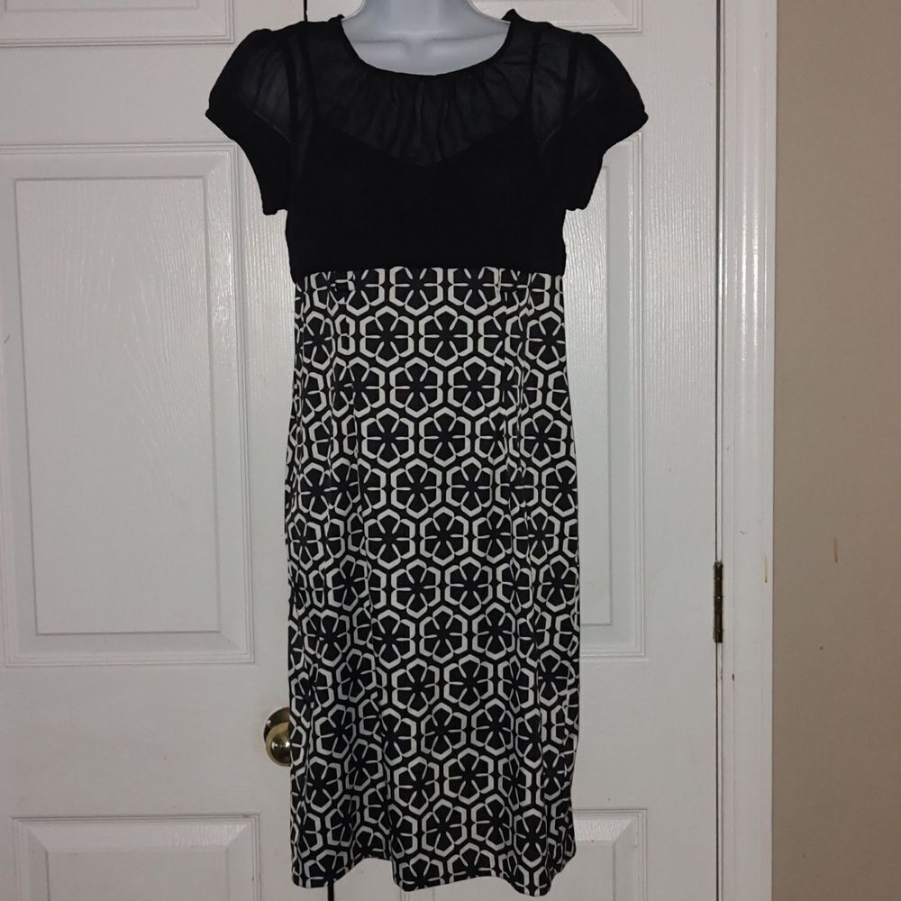 AGB  Dress black and white  party graduation dress Sz 6